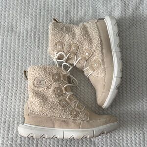 Sorel Cream Sherpa Lace-Up Cozy Winter Boots